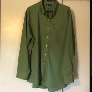 Chaps long sleeved button down shirt